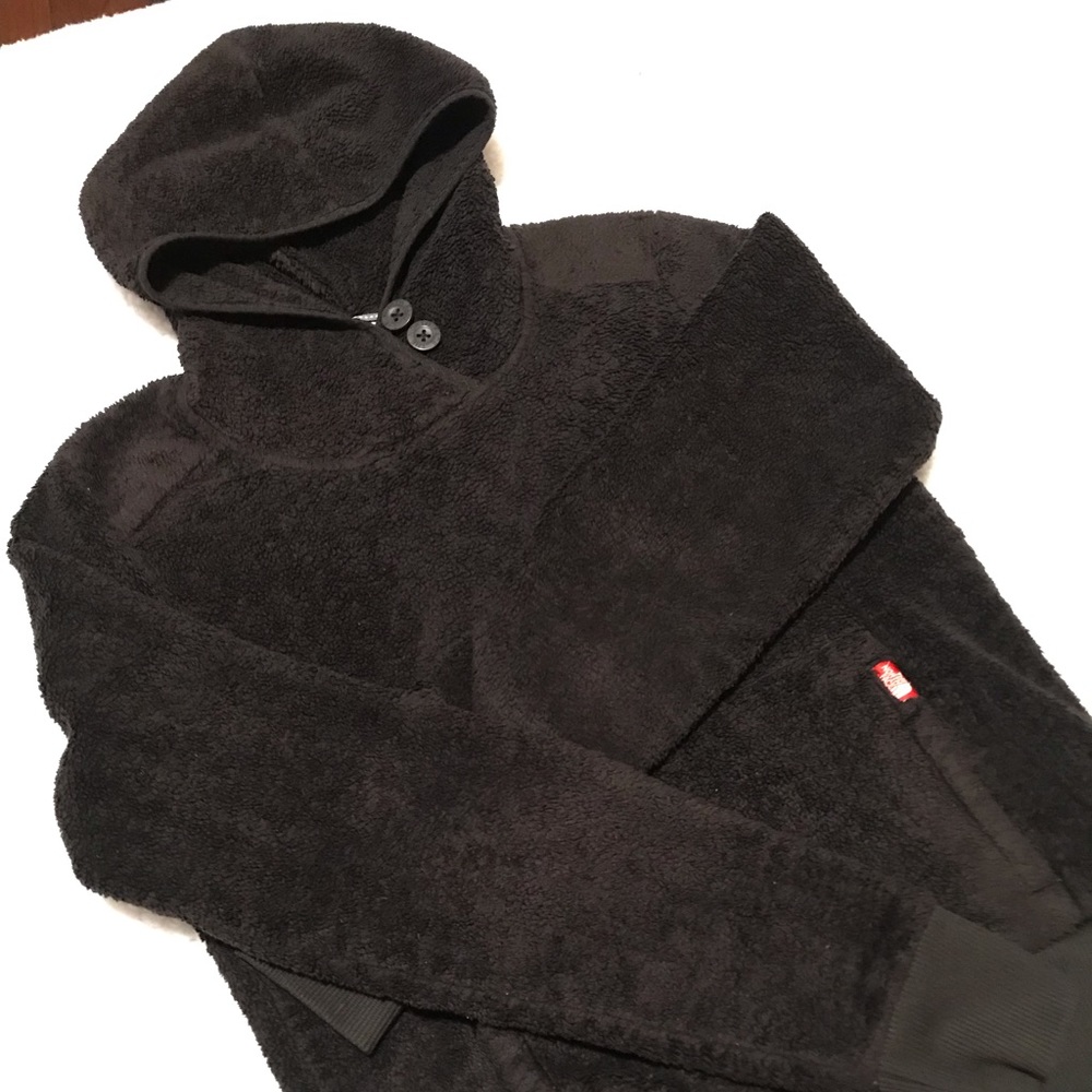 Women’s size small The North Face pullover hoodie